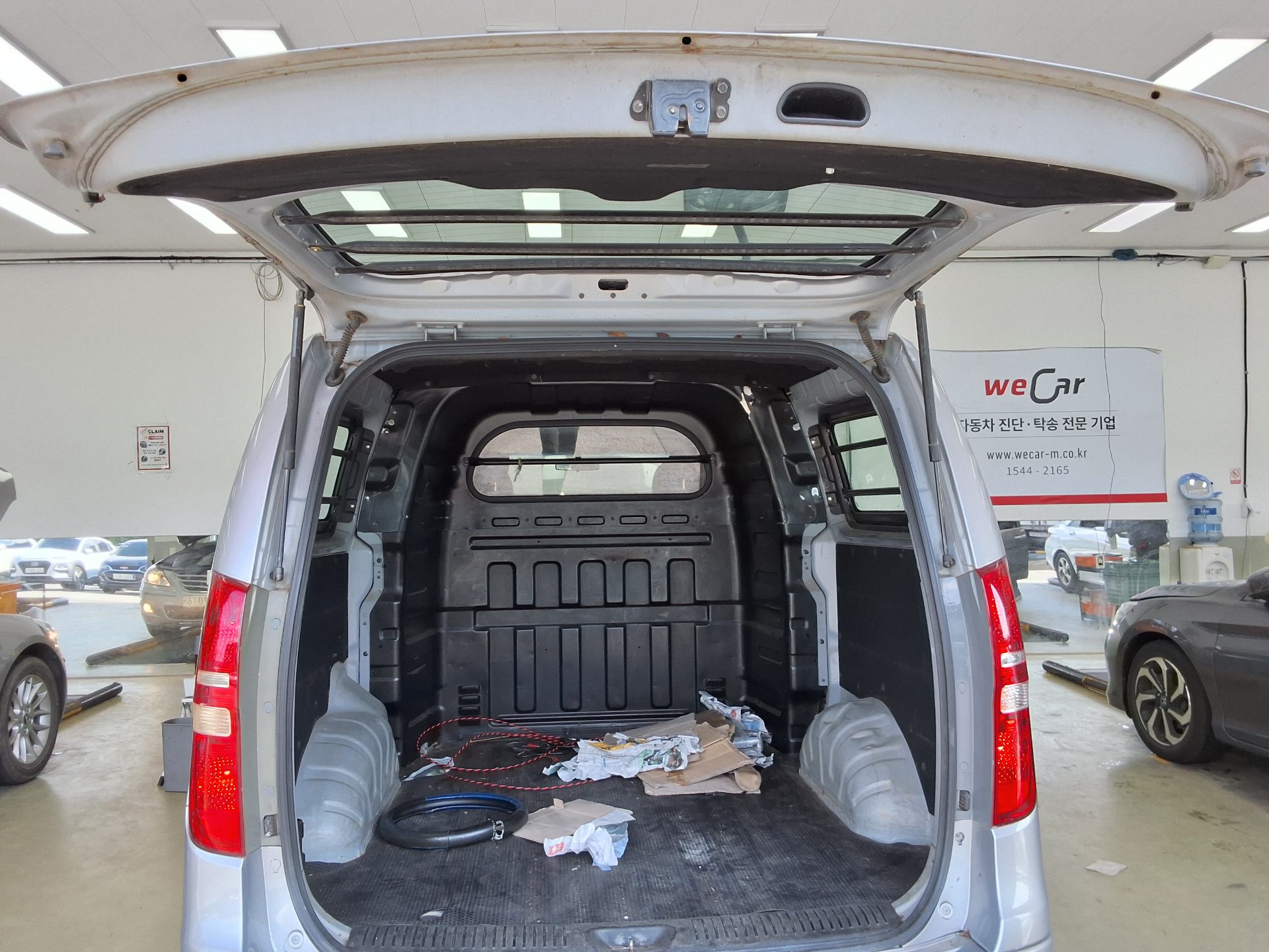 2011 - hyundai grand starex