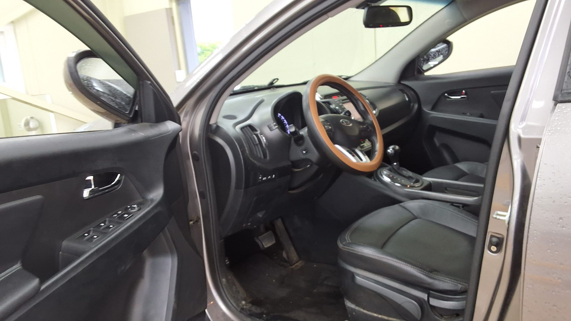 2012 - kia sportage