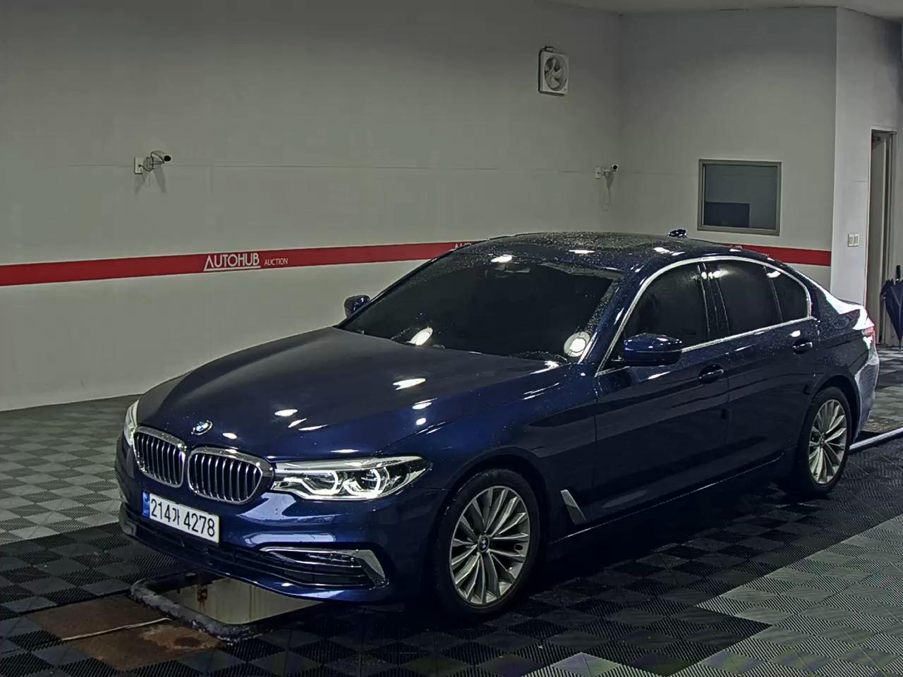 BMW 5 SERIES (7TH GEN) 520d xDrive