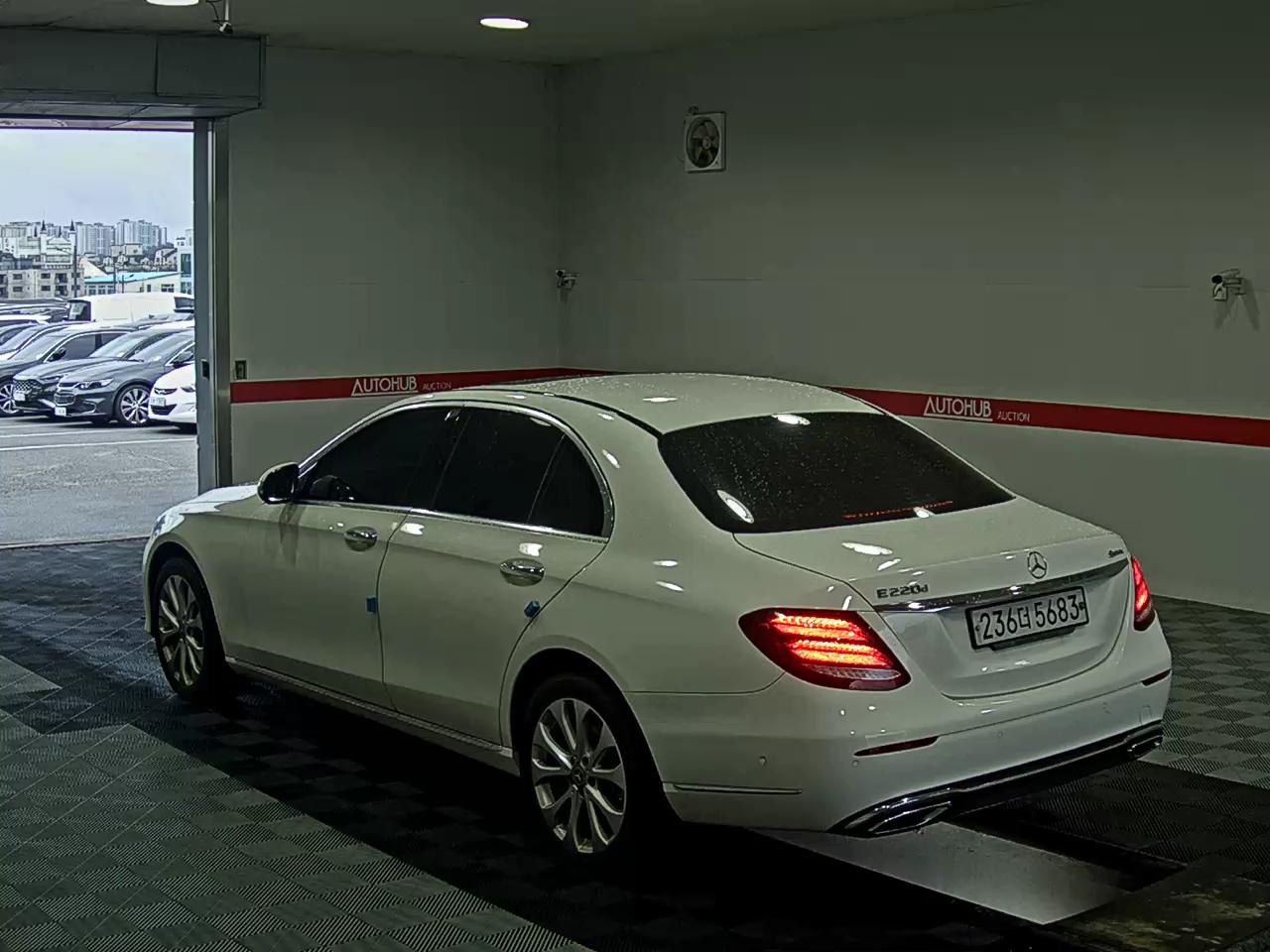 2017 - mercedes-benz e220d