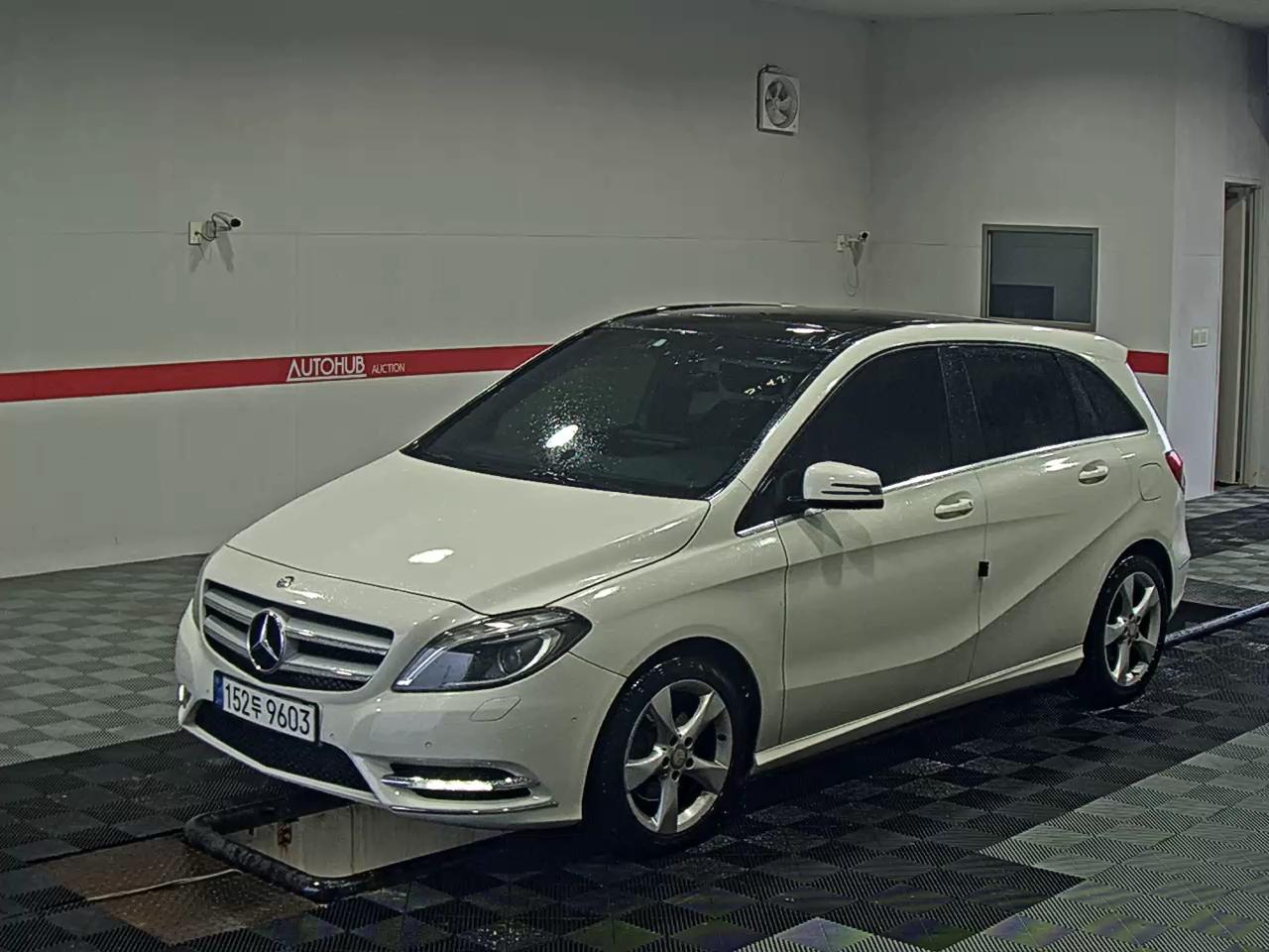 2013 - mercedes-benz b200