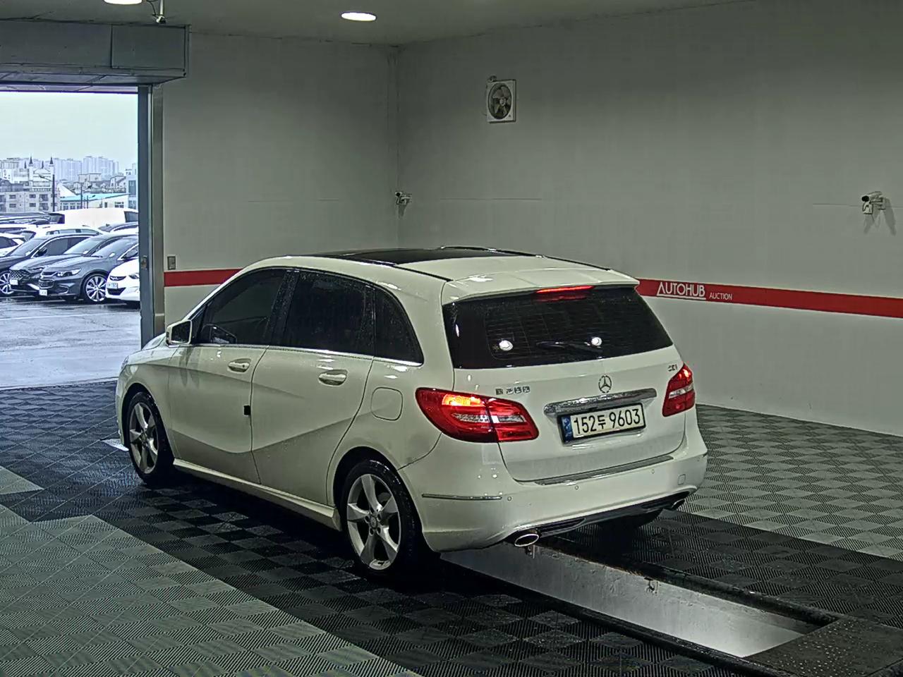 2013 - mercedes-benz b200