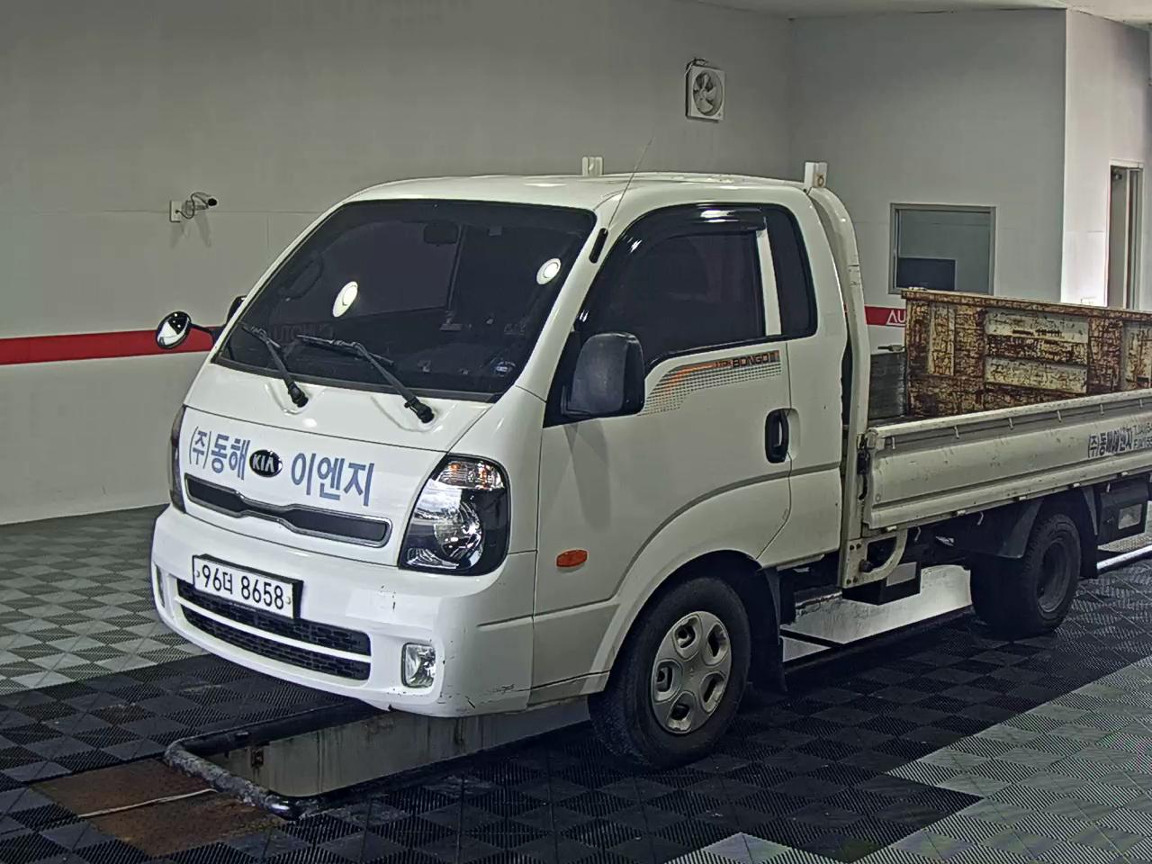 2016 - kia bongo
