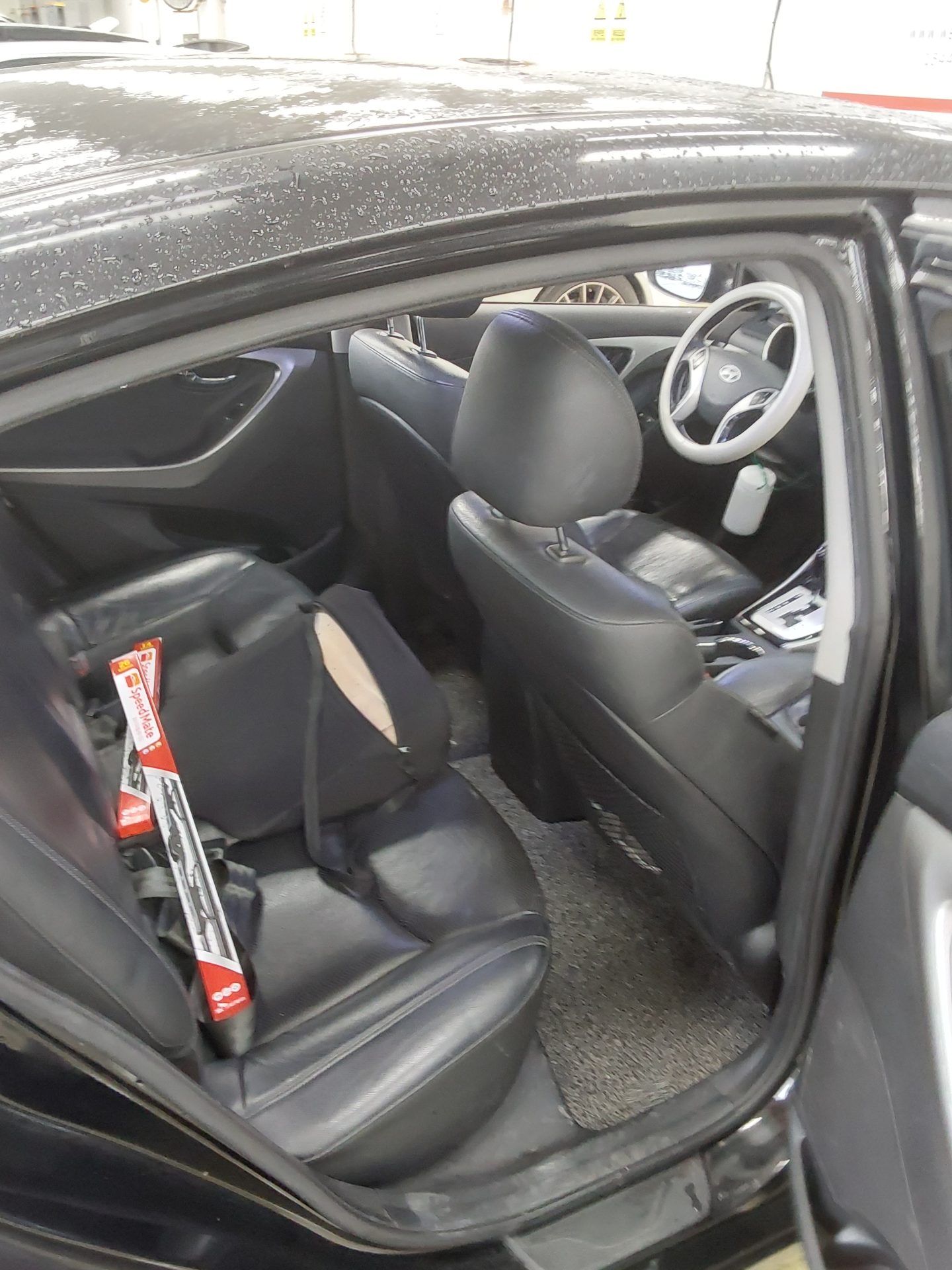 2011 - hyundai avante