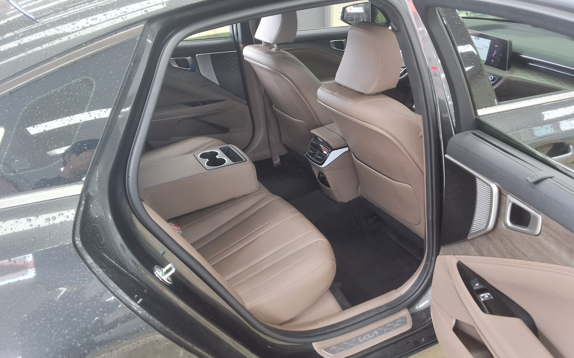2023 - kia k8