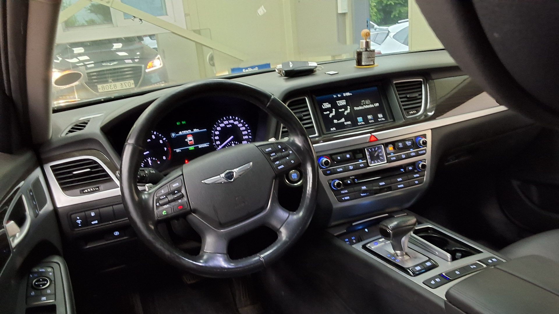 2018 - genesis g80