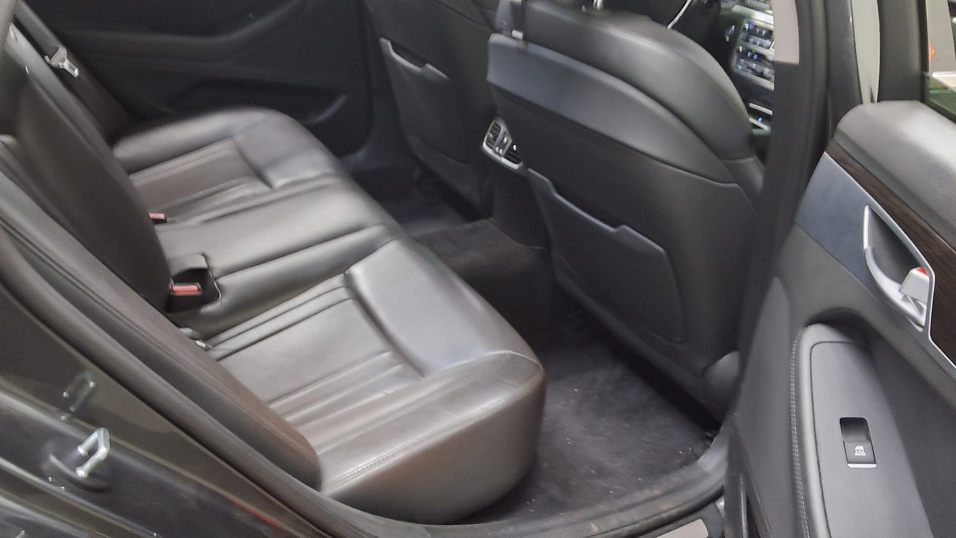 2018 - genesis g80