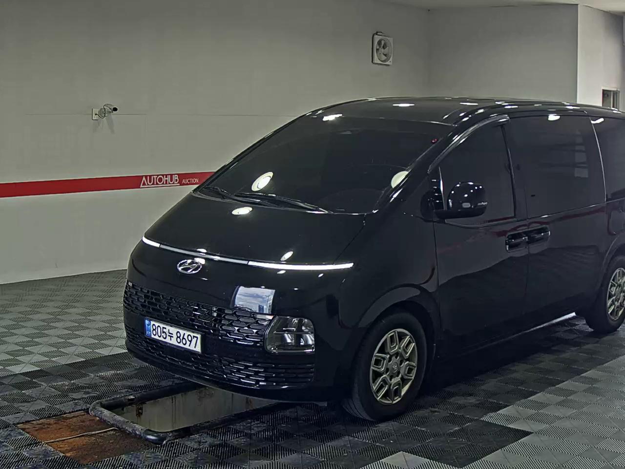2023 - hyundai staria