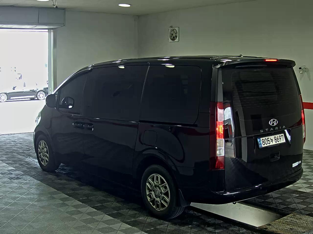 2023 - hyundai staria