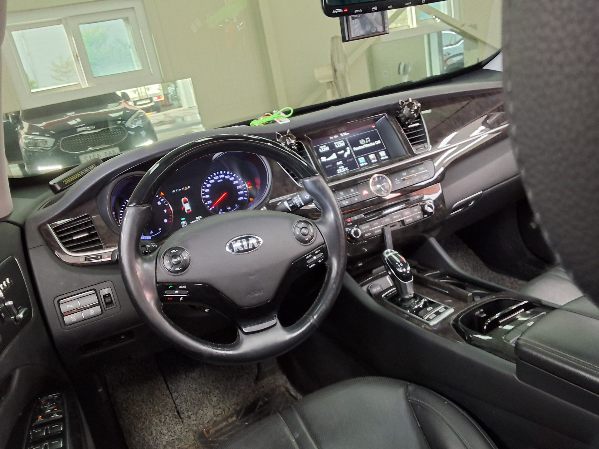 2015 - kia k9