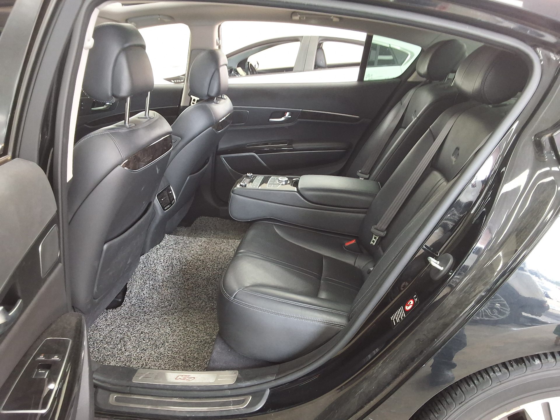 2015 - kia k9