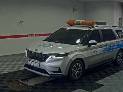 KIA CARNIVAL (KA4)
