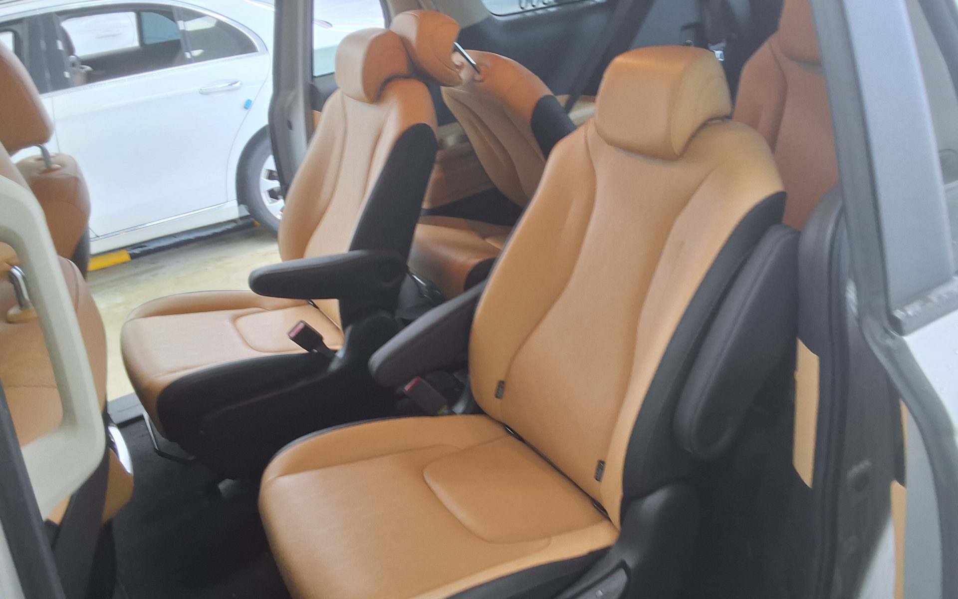 2021 - kia carnival