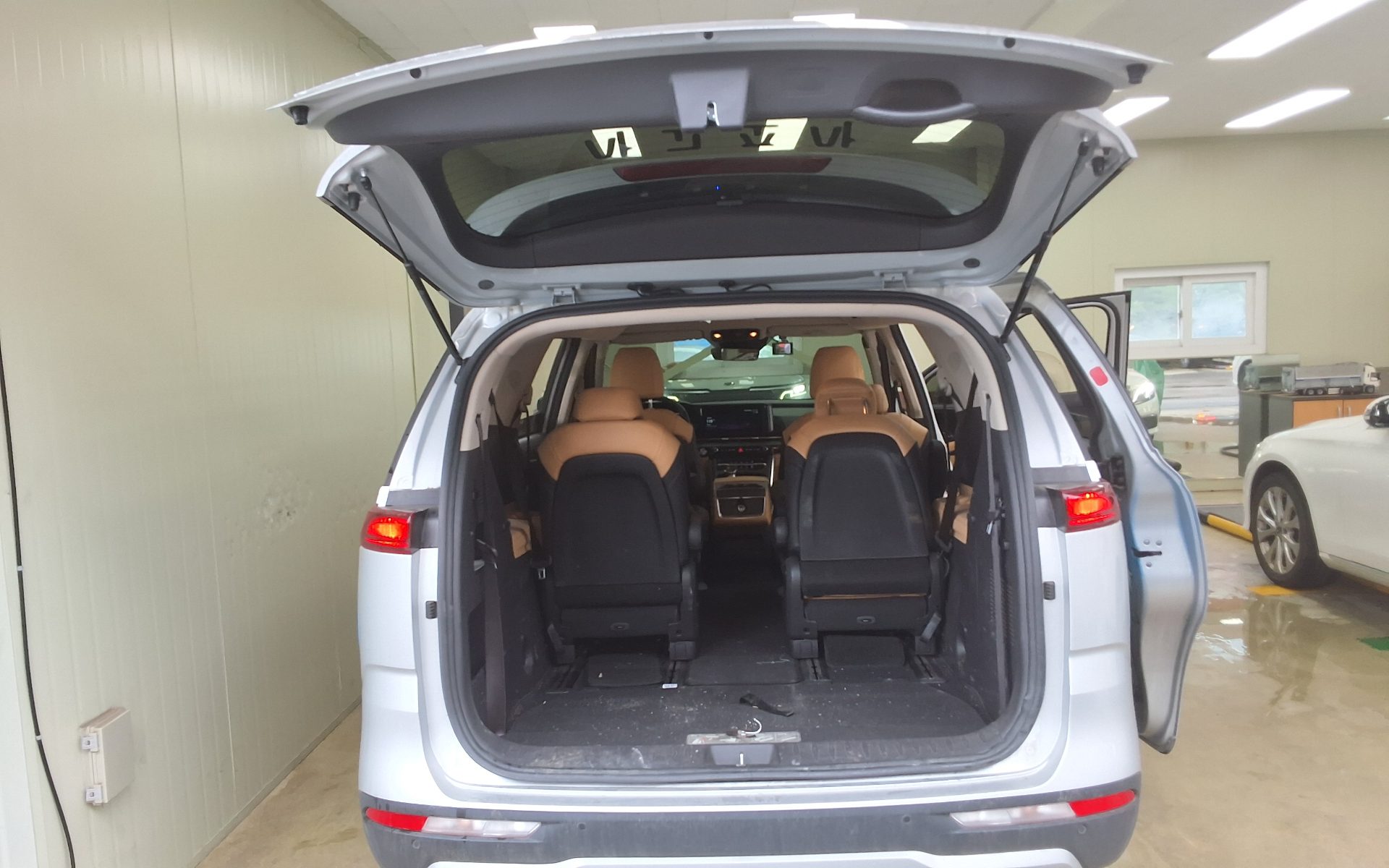 2021 - kia carnival