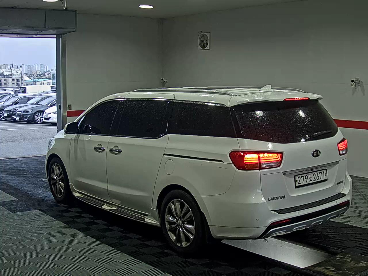 2018 - kia carnival