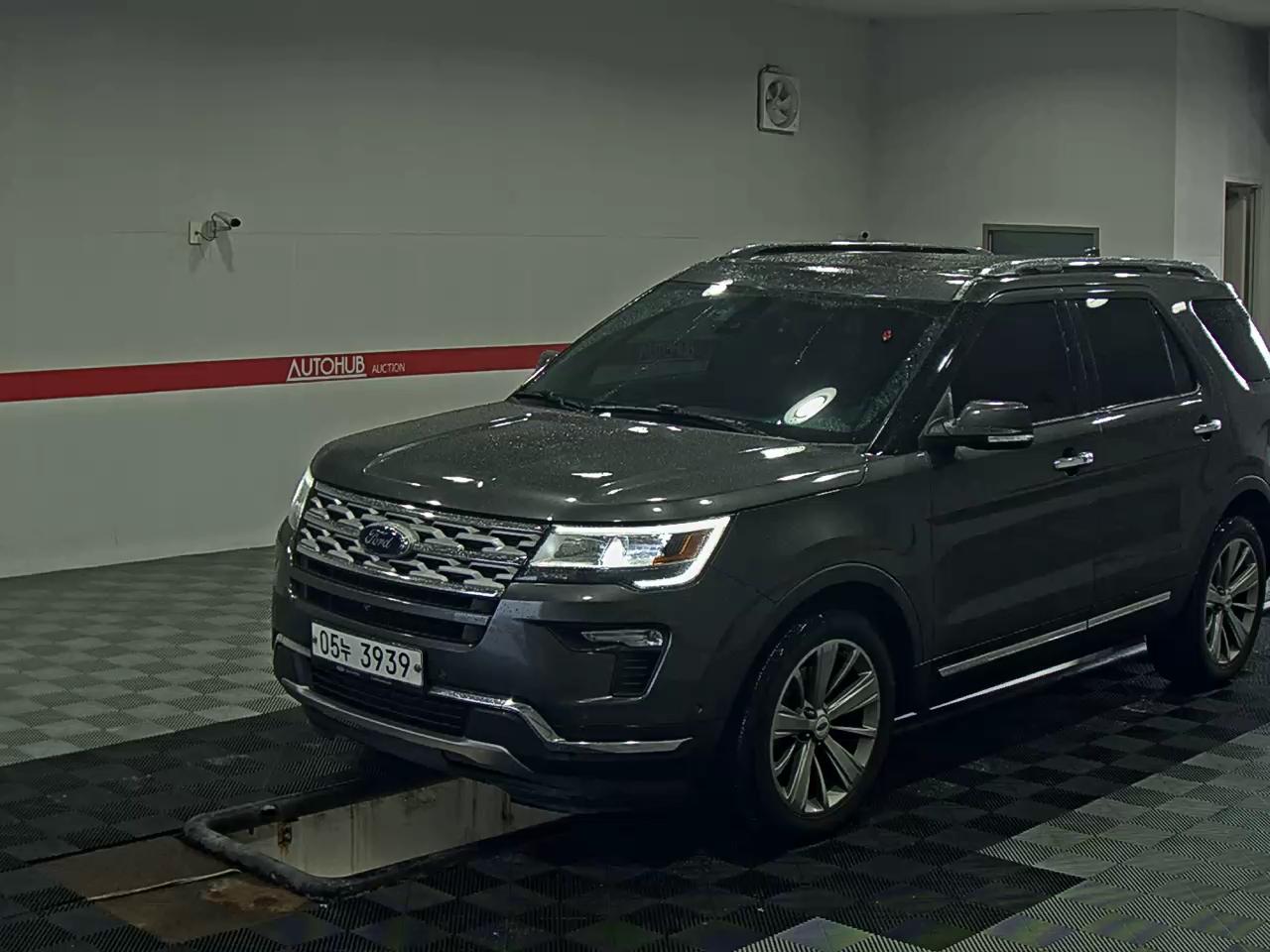 2018 - ford explorer