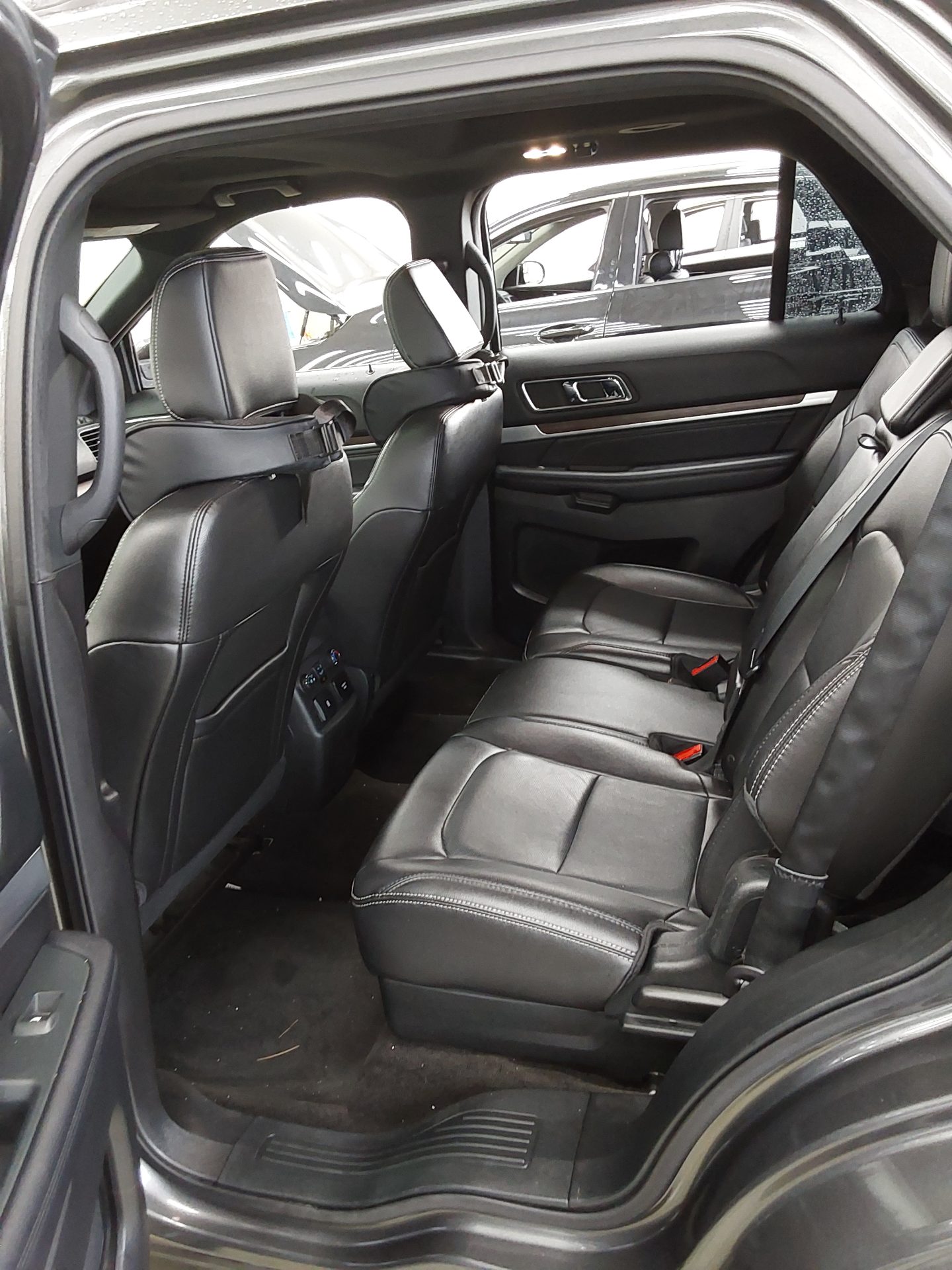 2018 - ford explorer
