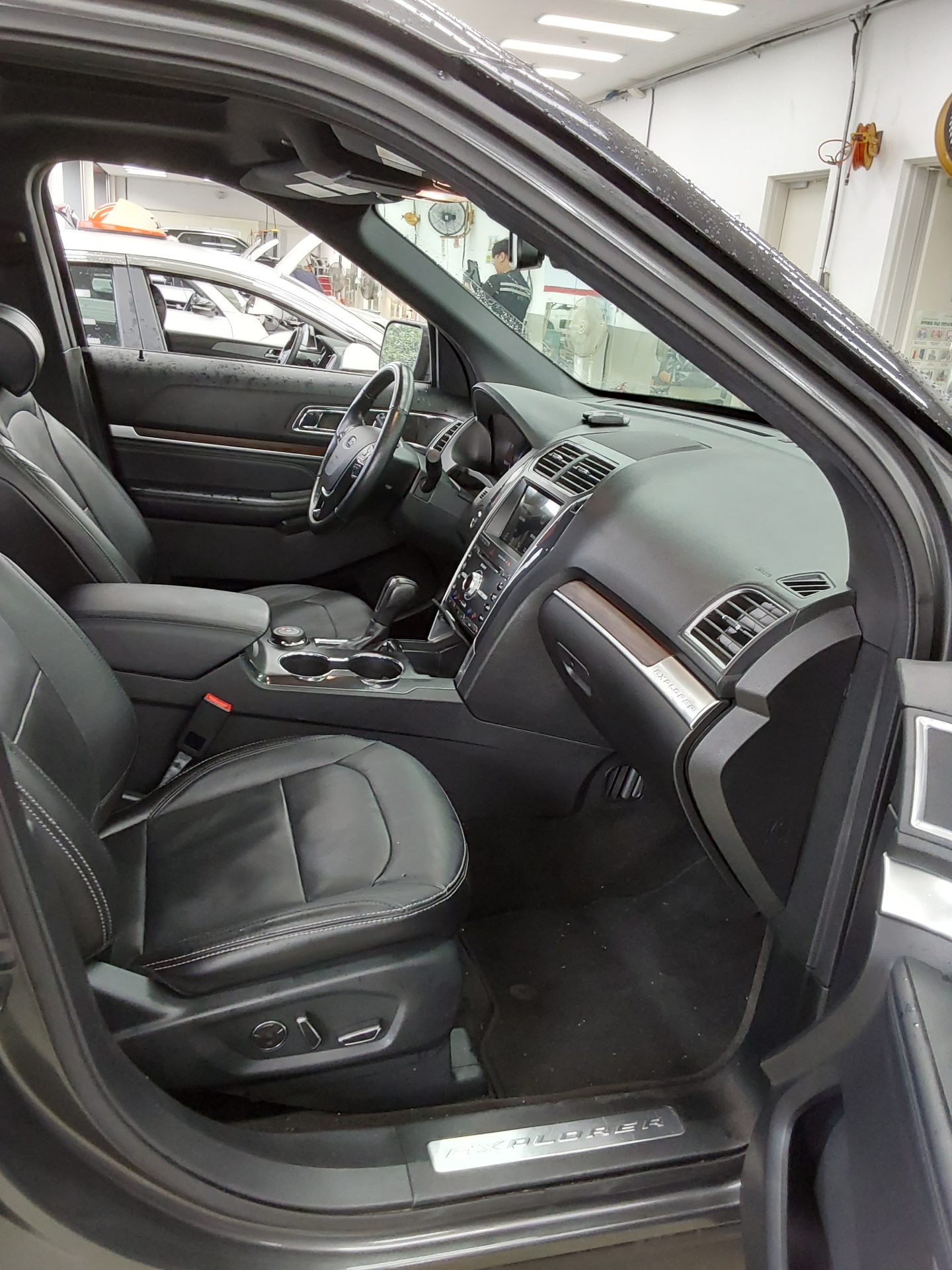 2018 - ford explorer