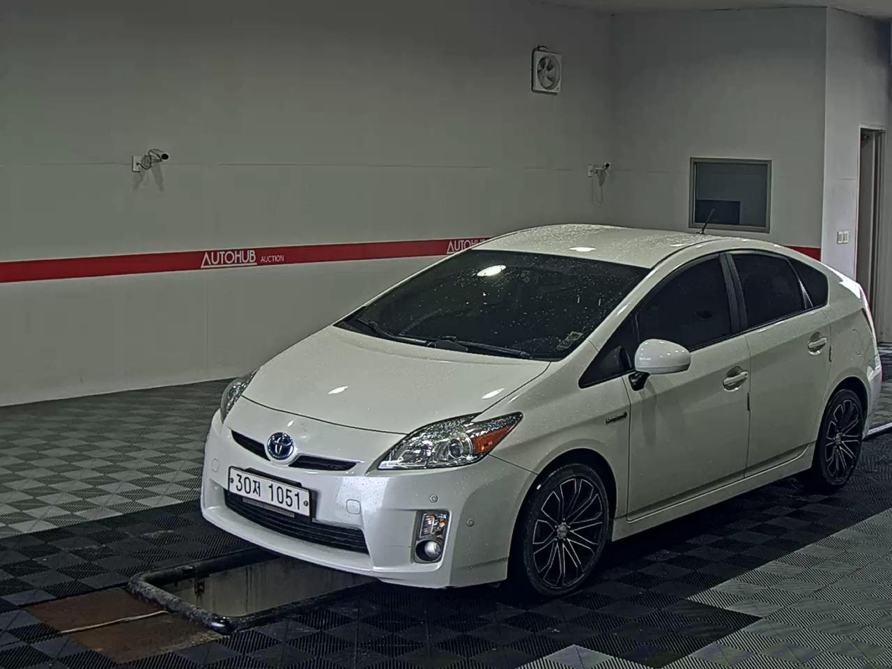 2010 - toyota prius