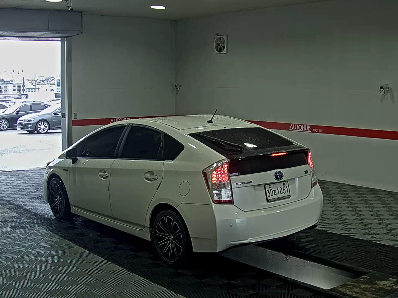 2010 - toyota prius