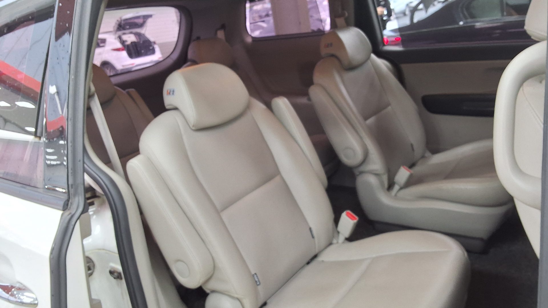 2018 - kia carnival