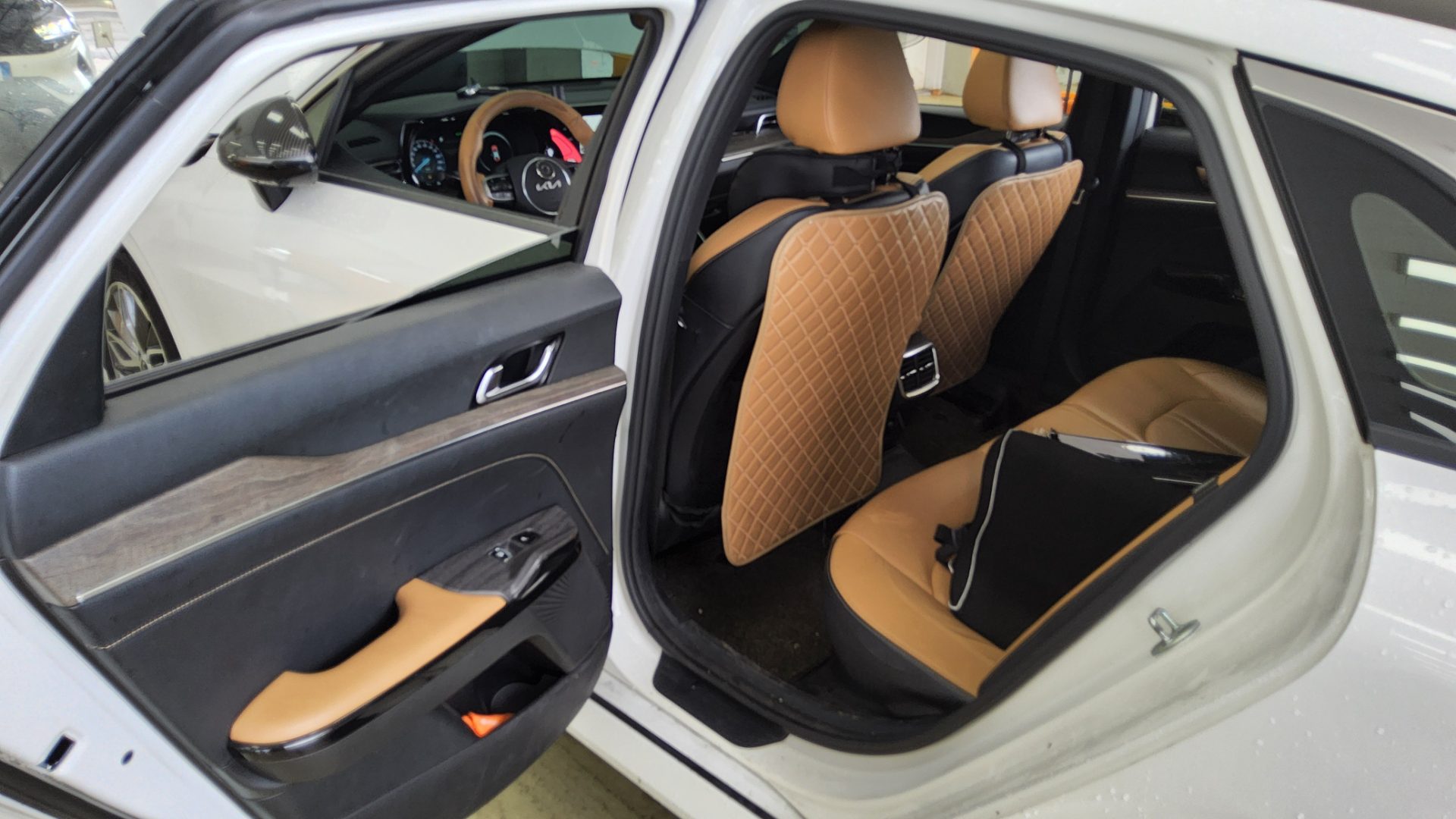 2022 - kia k5