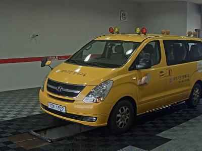 HYUNDAI GRAND STAREX CHILD SAFETY VEHICLE