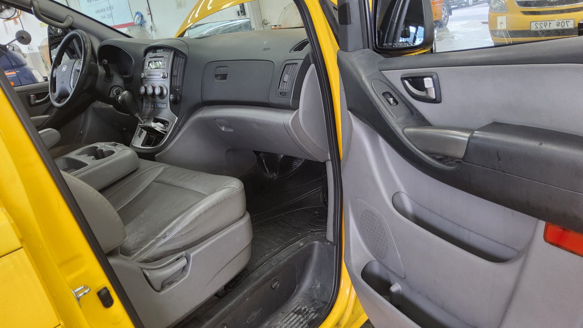 2015 - hyundai grand starex
