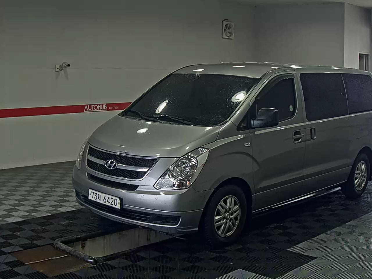 2012 - hyundai grand starex