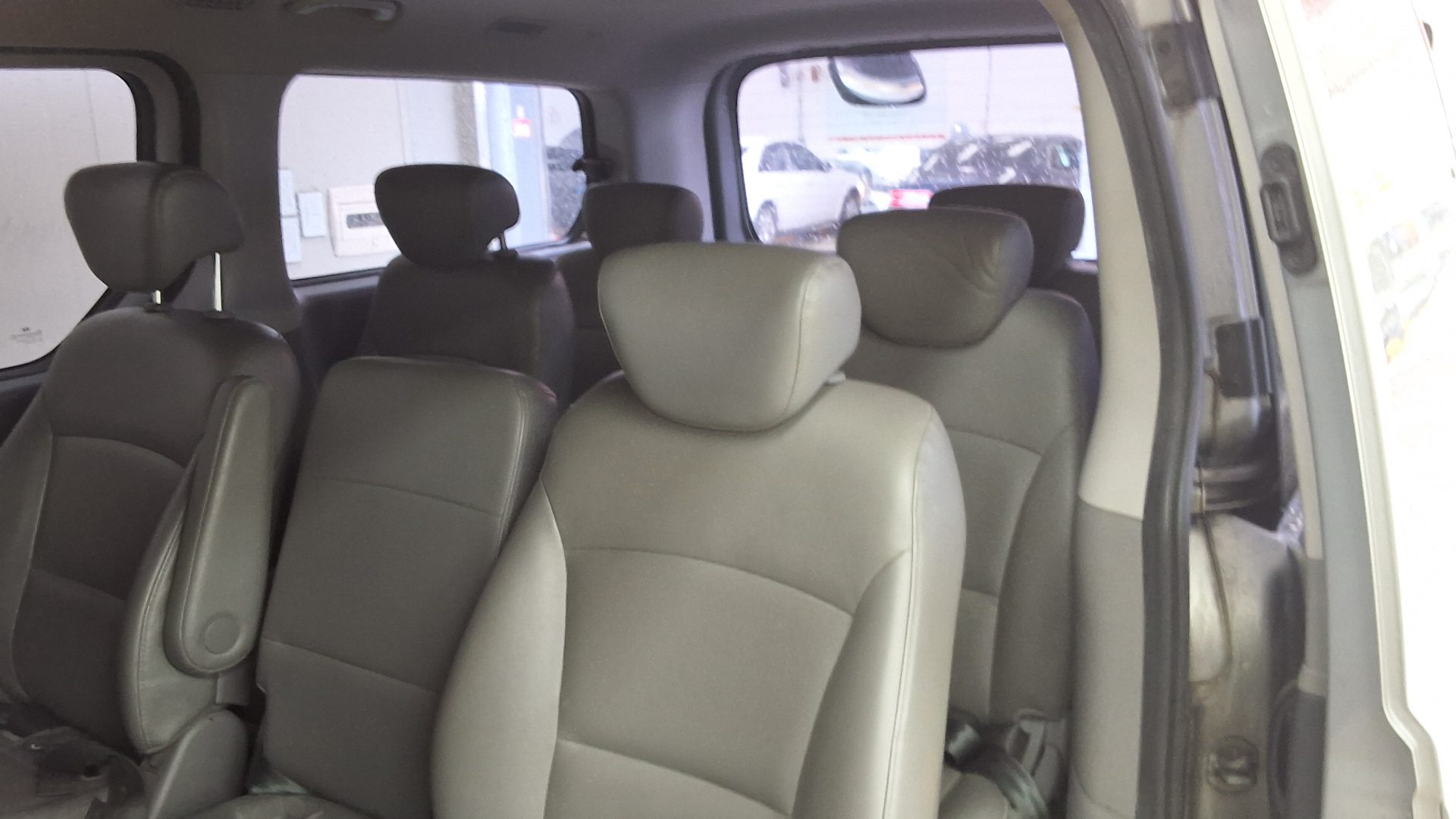 2012 - hyundai grand starex