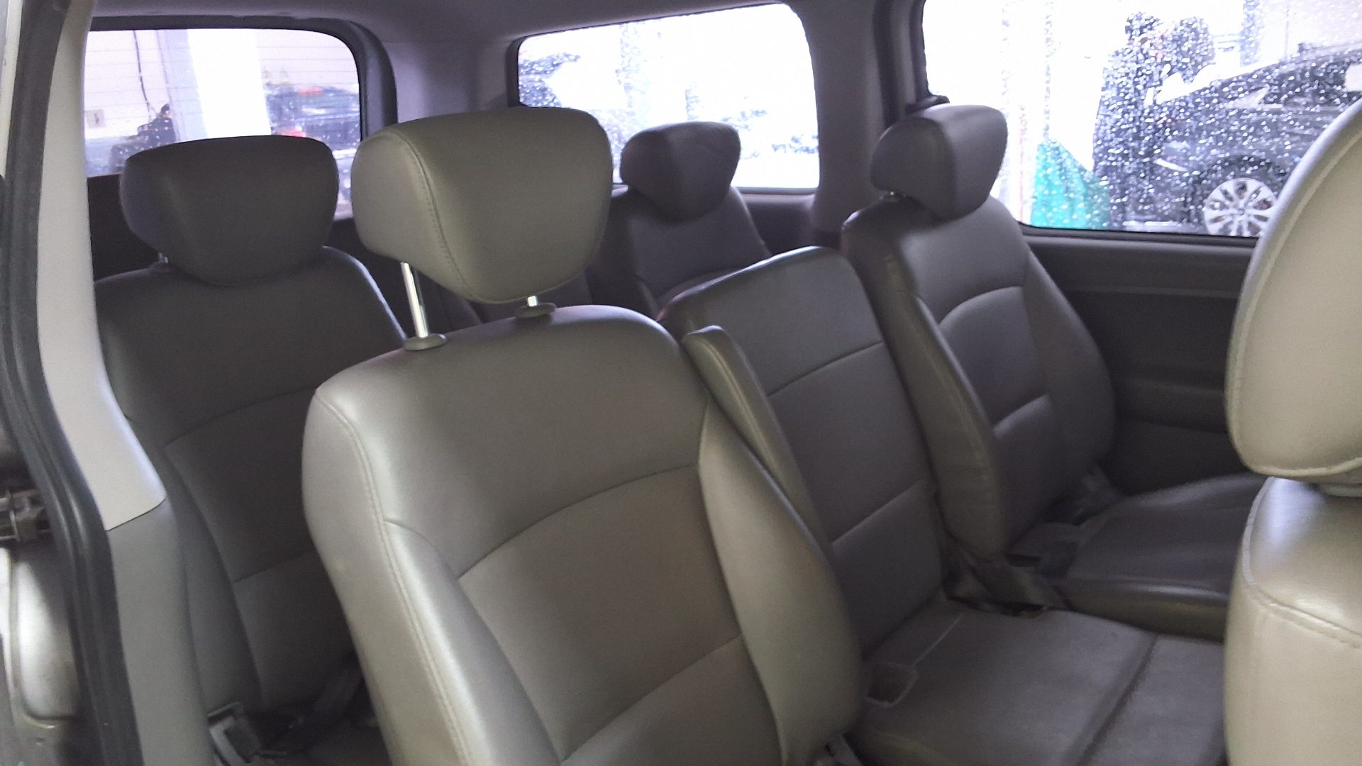 2012 - hyundai grand starex