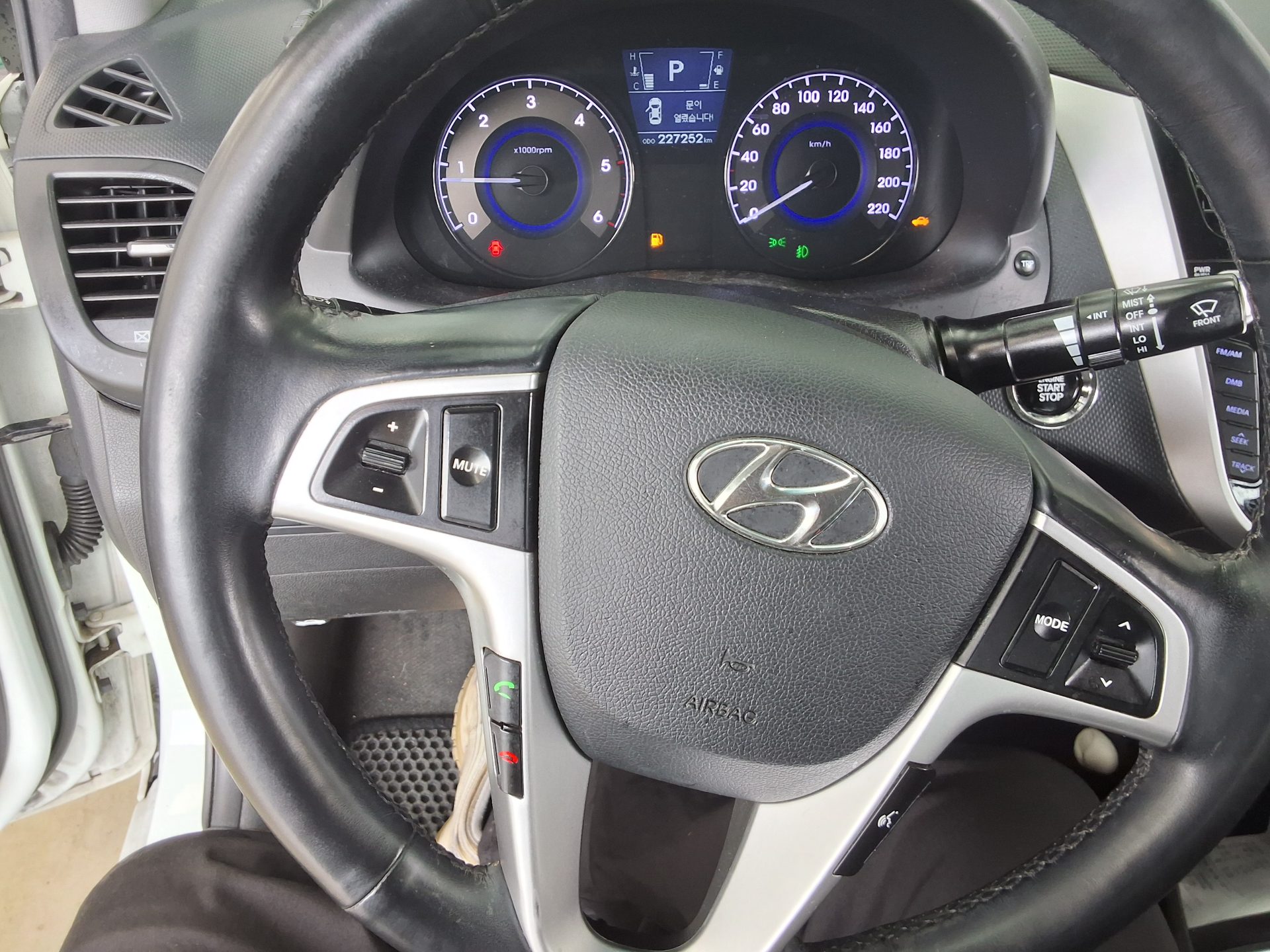 2014 - hyundai accent