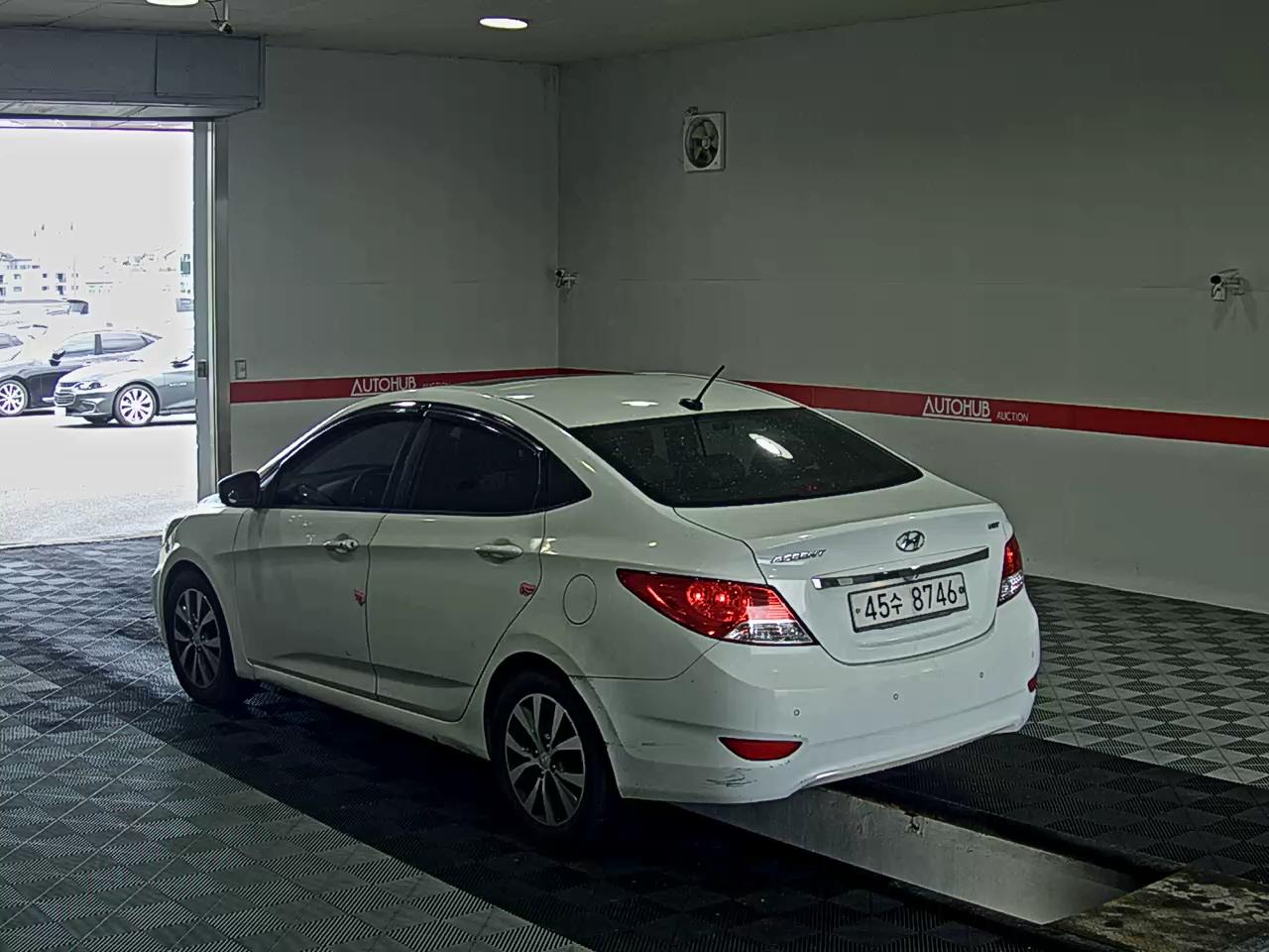 2014 - hyundai accent