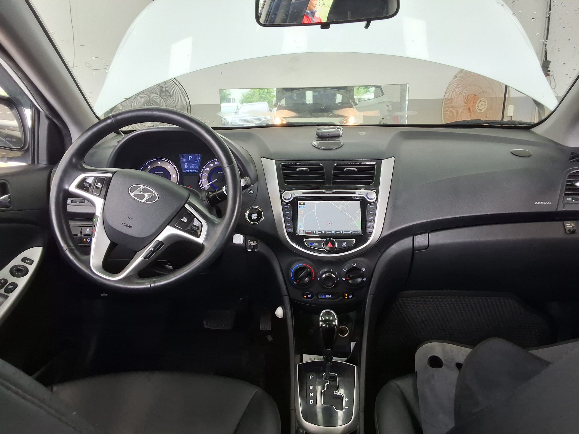 2014 - hyundai accent