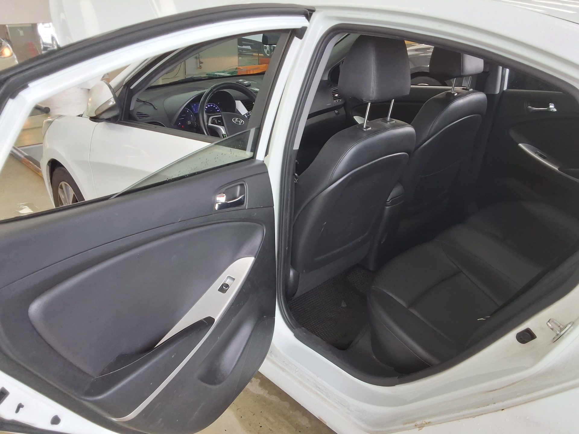 2014 - hyundai accent