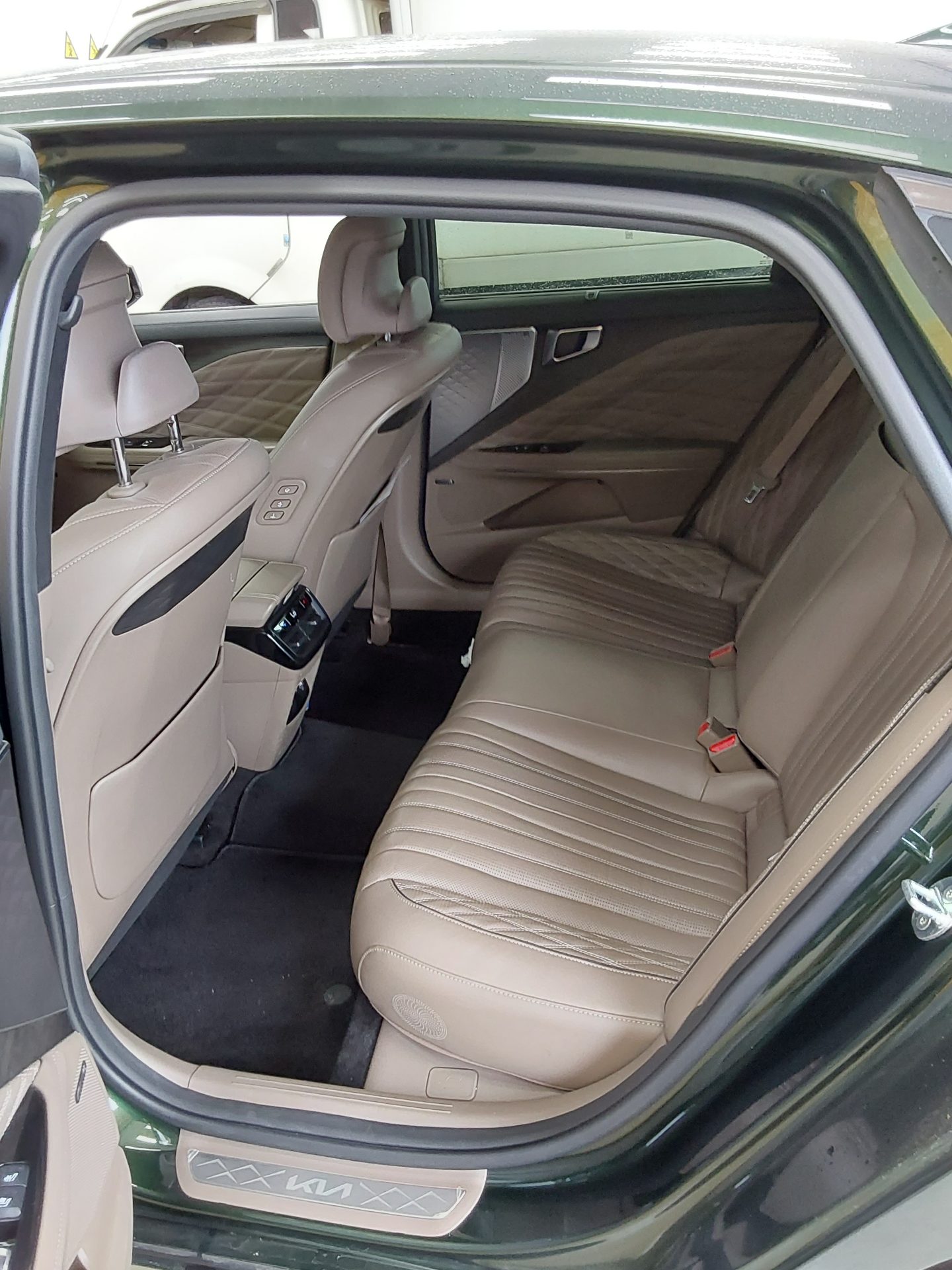 2022 - kia k8