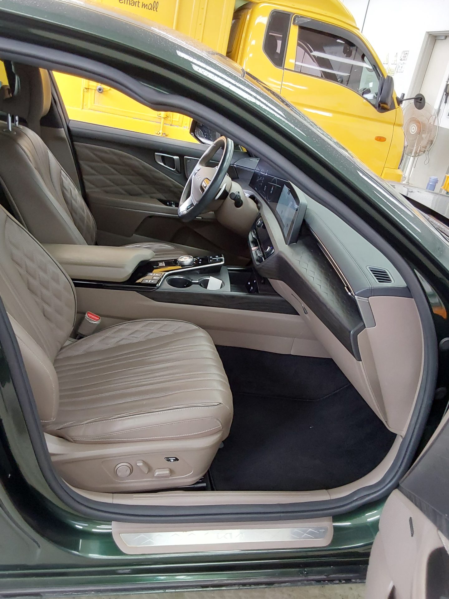 2022 - kia k8