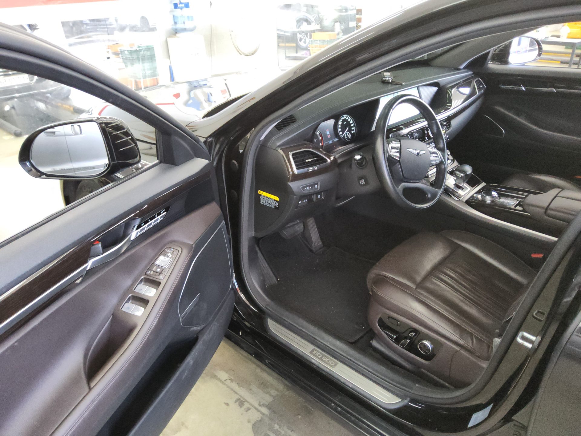 2018 - genesis eq900