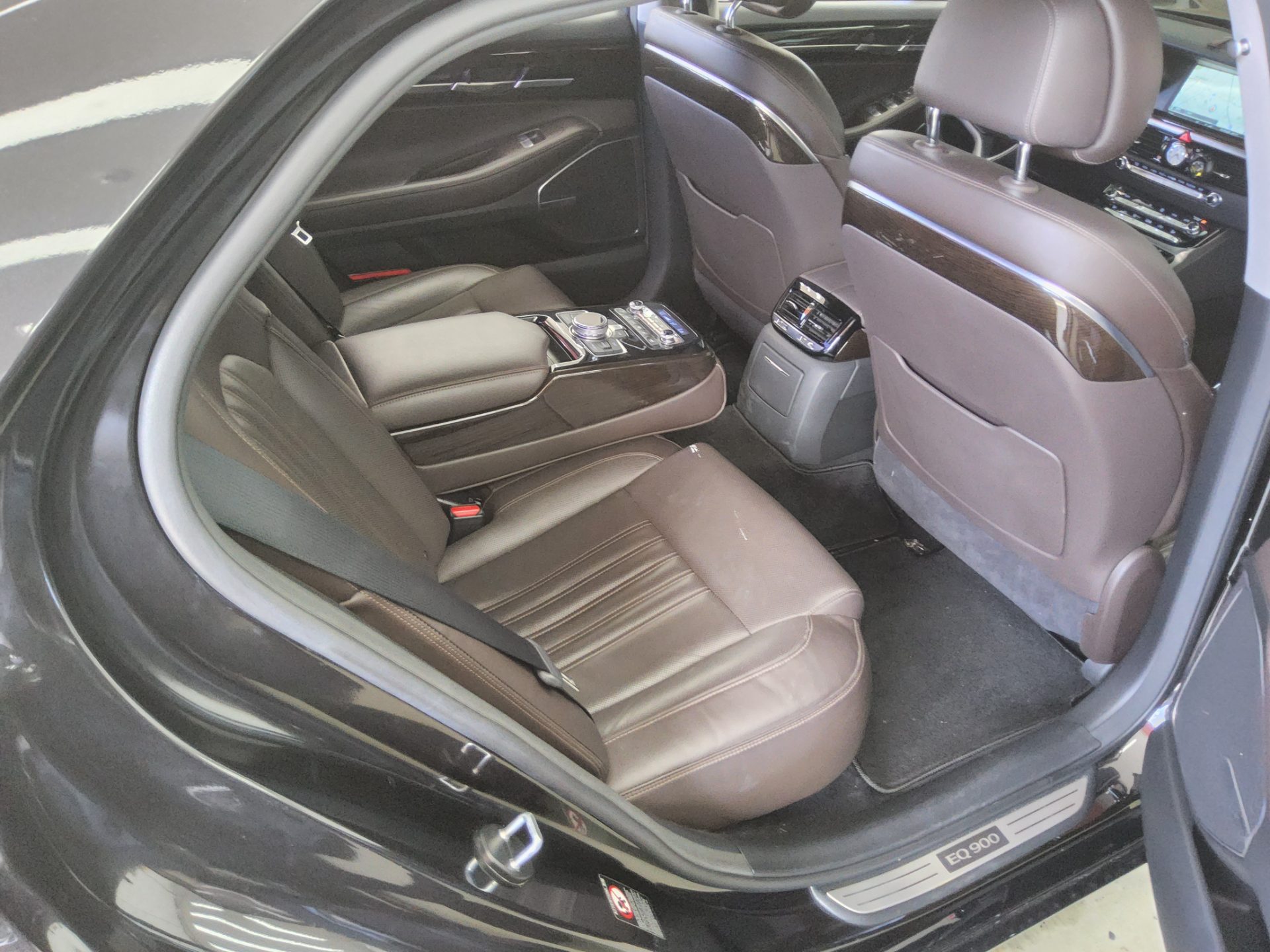 2018 - genesis eq900