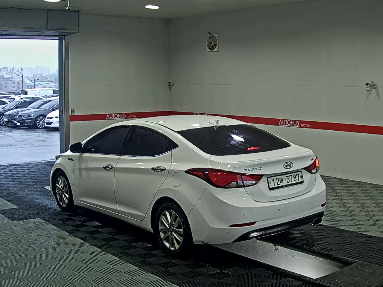 2015 - hyundai avante