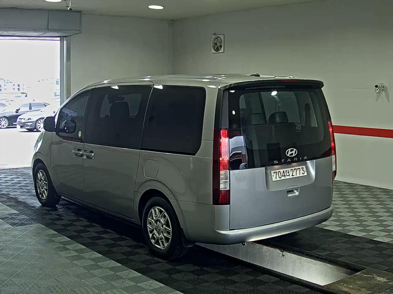 2022 - hyundai staria
