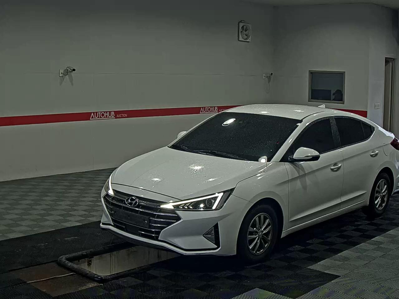 HYUNDAI AVANTE