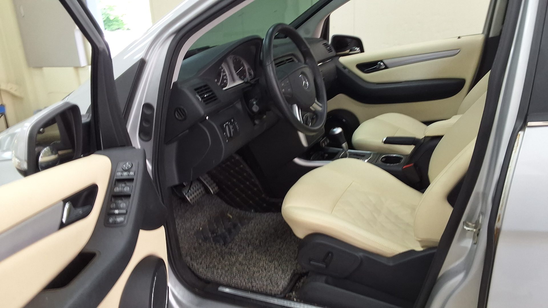 2011 - mercedes-benz b200