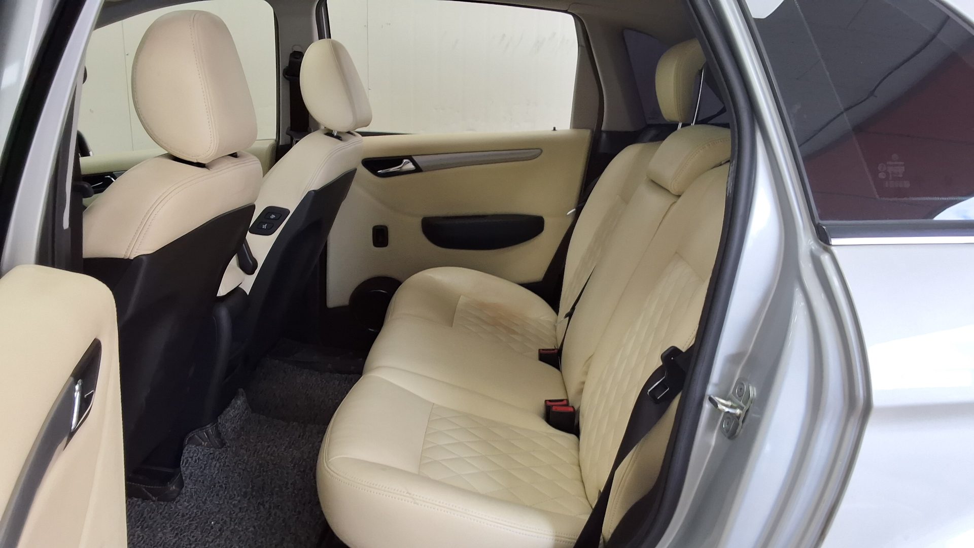 2011 - mercedes-benz b200