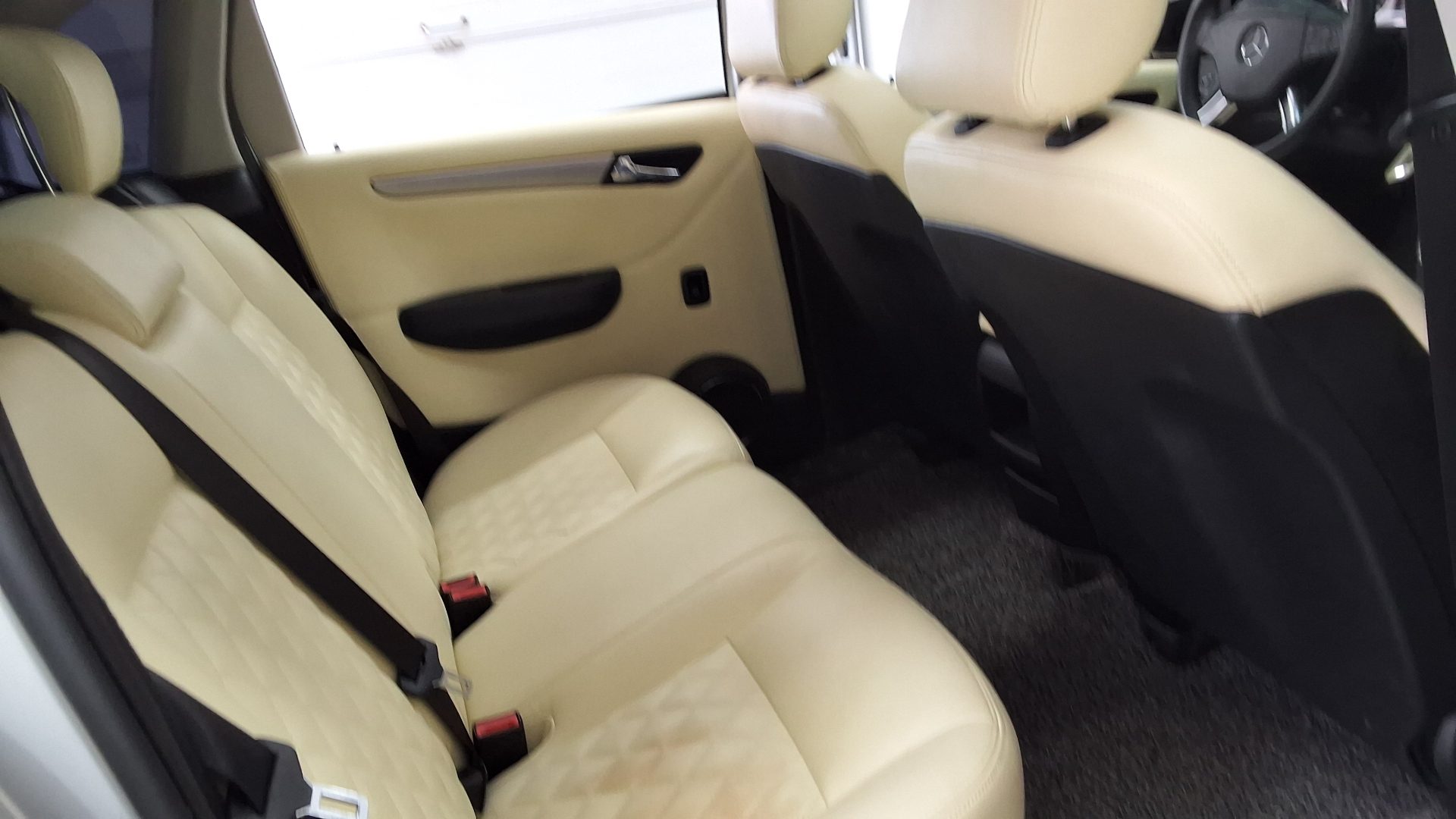 2011 - mercedes-benz b200