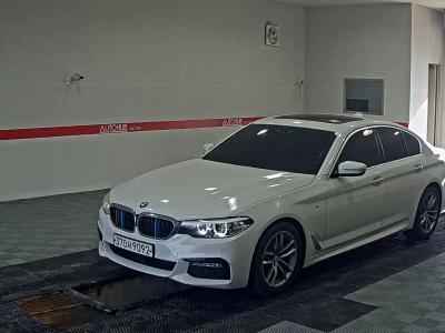 BMW 5 SERIES (7TH GEN) 520d M PACK