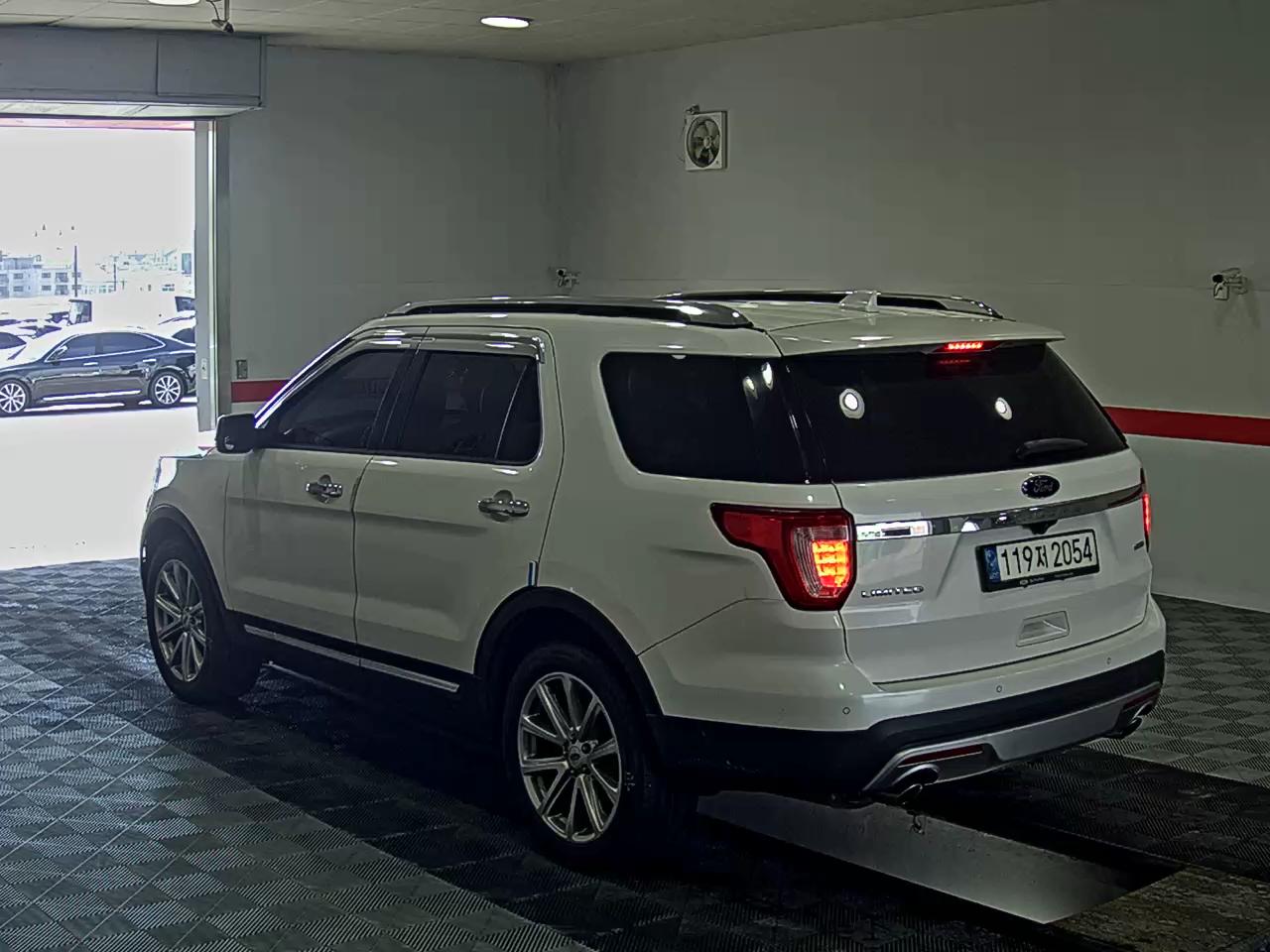 2017 - ford explorer