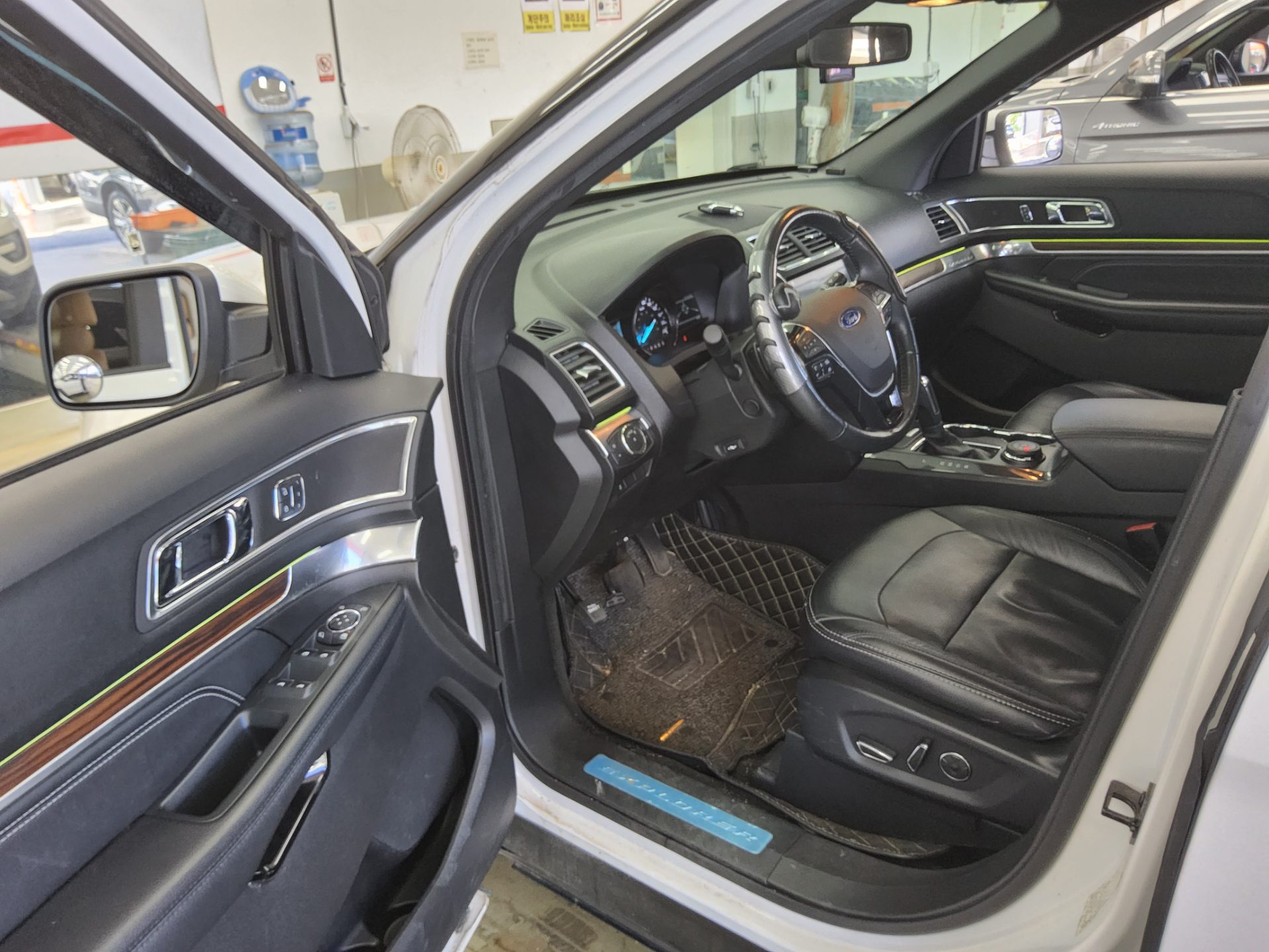 2017 - ford explorer