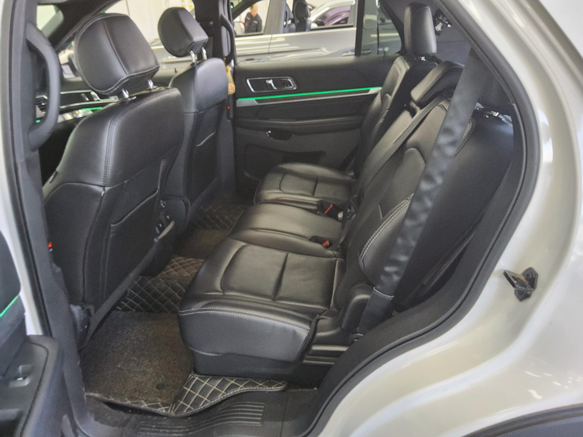 2017 - ford explorer