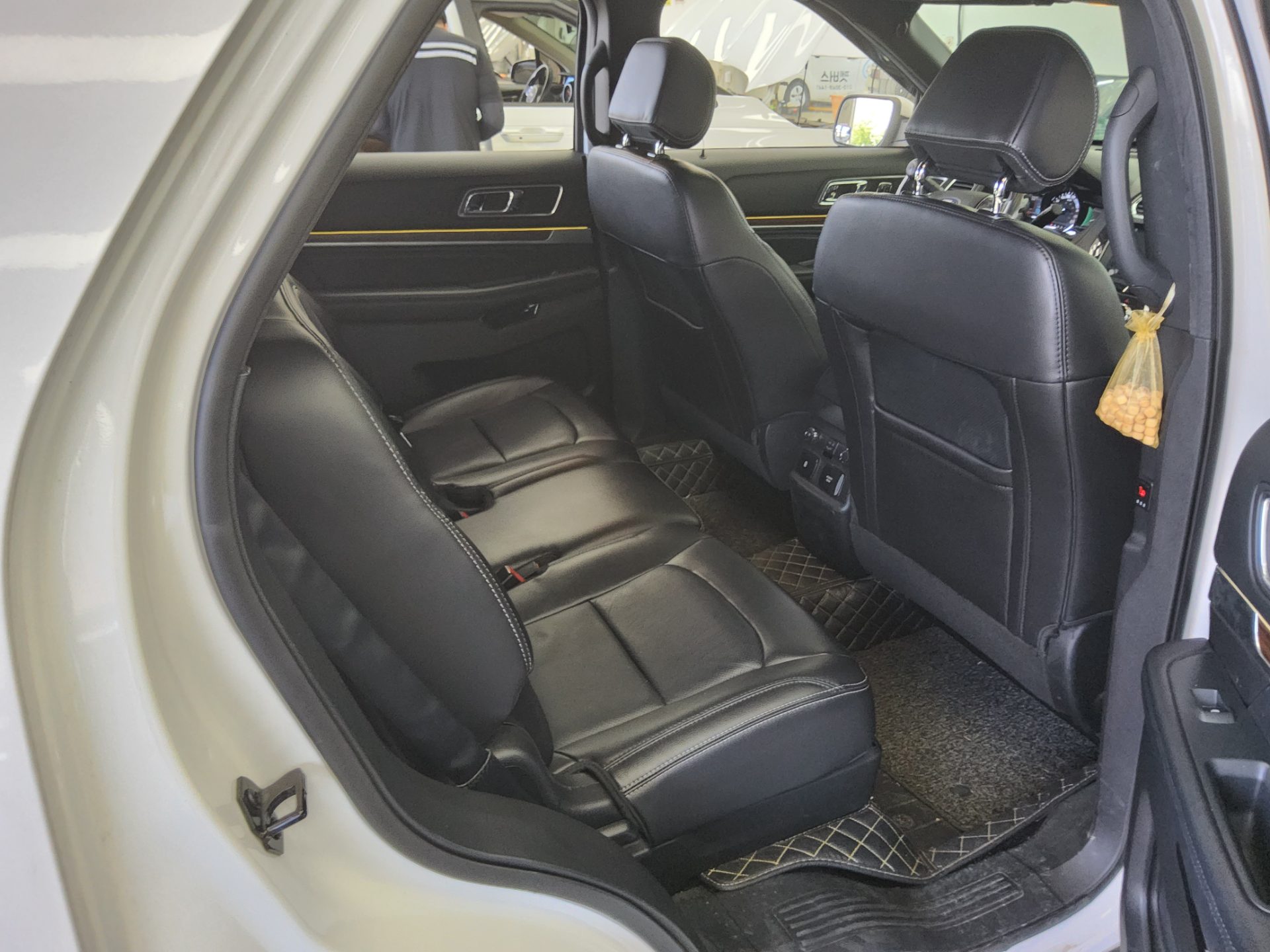 2017 - ford explorer
